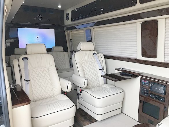 2018 Mercedes-Benz Sprinter 2500 Business Class Sprinter for Sale in Oaklyn, NJ - Photo 2
