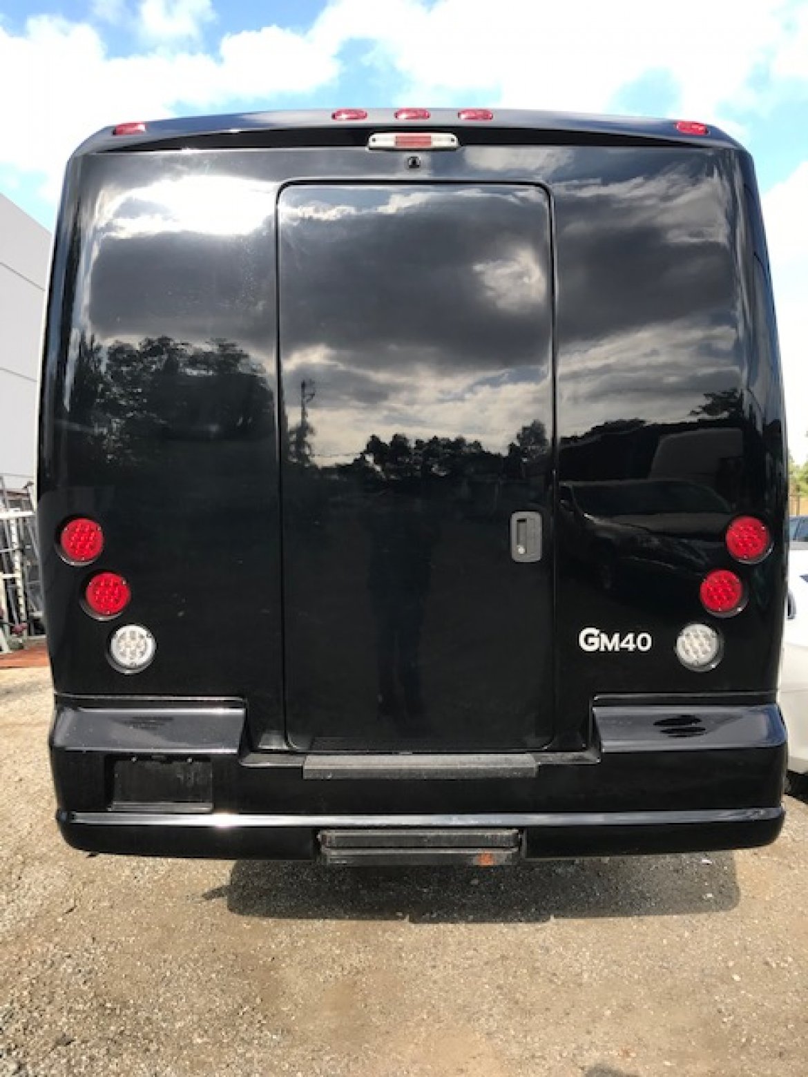 Executive Shuttle for Sale in Riverside, CA - Photo 5