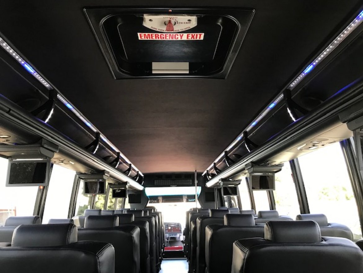 Executive Shuttle for Sale in Riverside, CA - Photo 14