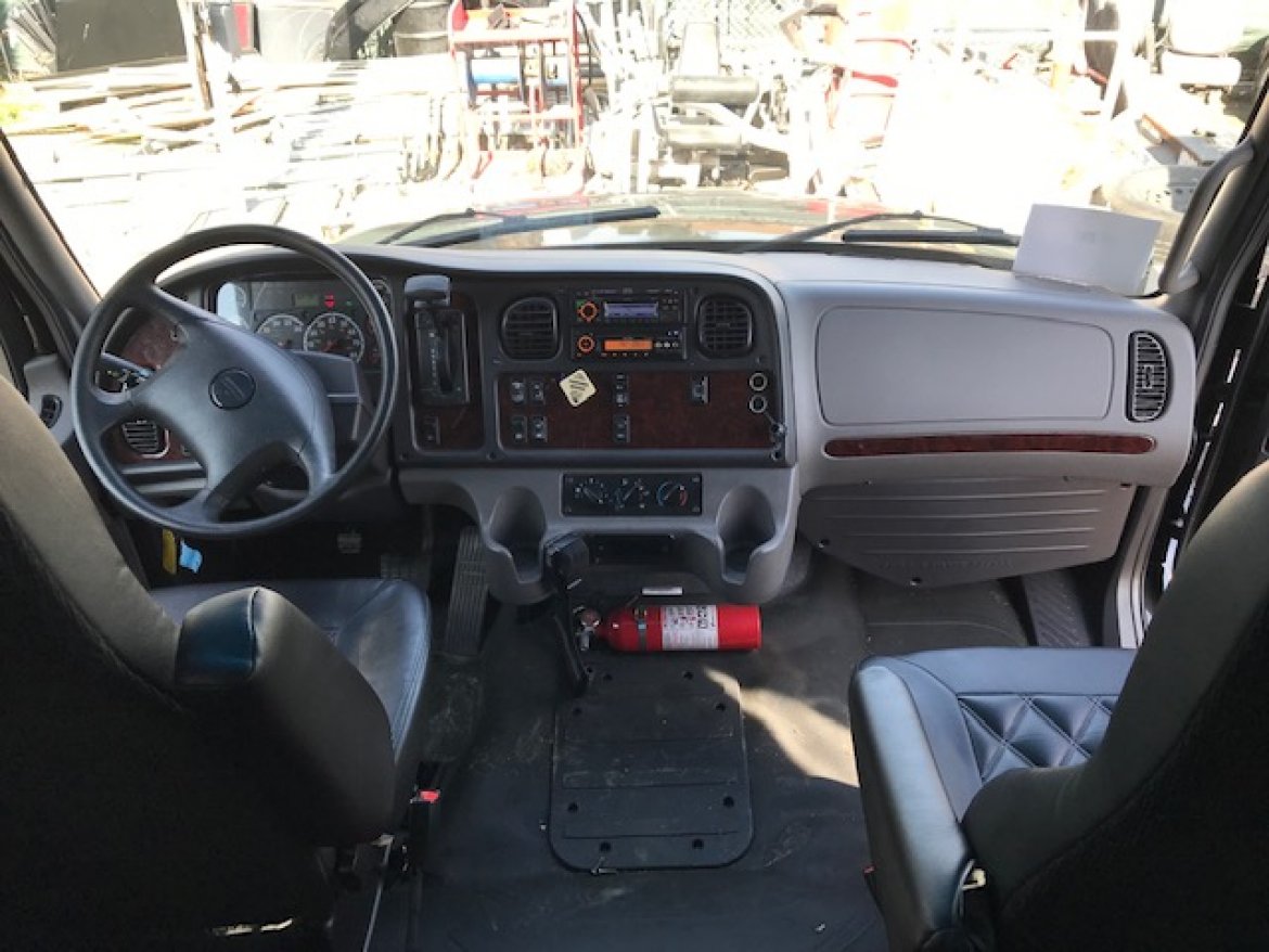 Executive Shuttle for Sale in Riverside, CA - Photo 19