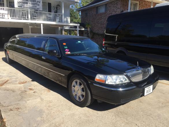 2008 Lincoln Town Car Limousine for Sale in Houston, TX - Main Photo
