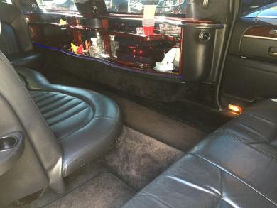 2008 Lincoln Town Car Limousine for Sale in Houston, Texas, US - Photo 3