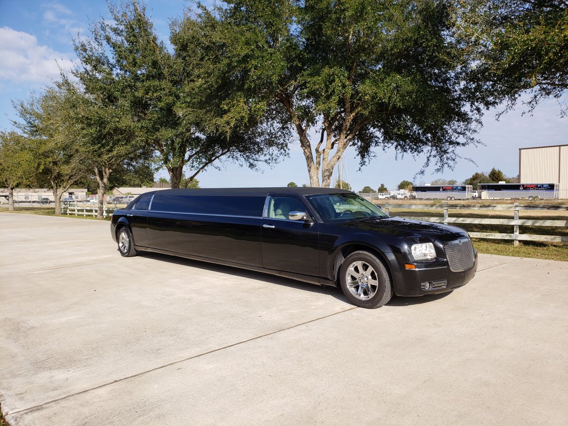 Limousine for sale: 2006 Chrysler 300 120&quot; by Galaxy Coach