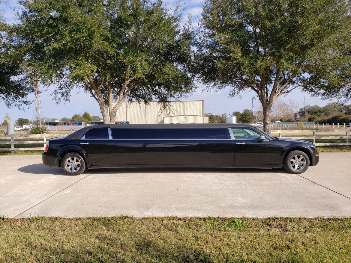 Limousine for Sale in Houston, TX - Photo 4