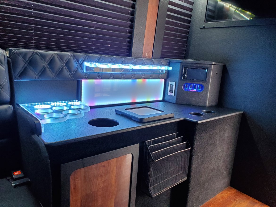 Limo Bus for Sale in Elyria, OH - Photo 6