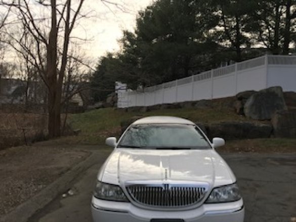 2006 Lincoln Town Car Limousine for Sale in Hingham, MA - Main Photo