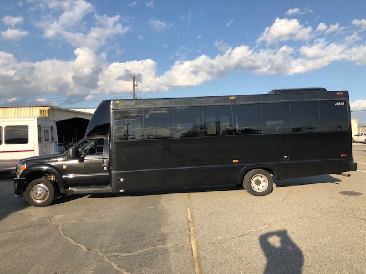 Executive Shuttle for Sale in Riverside, CA - Photo 6