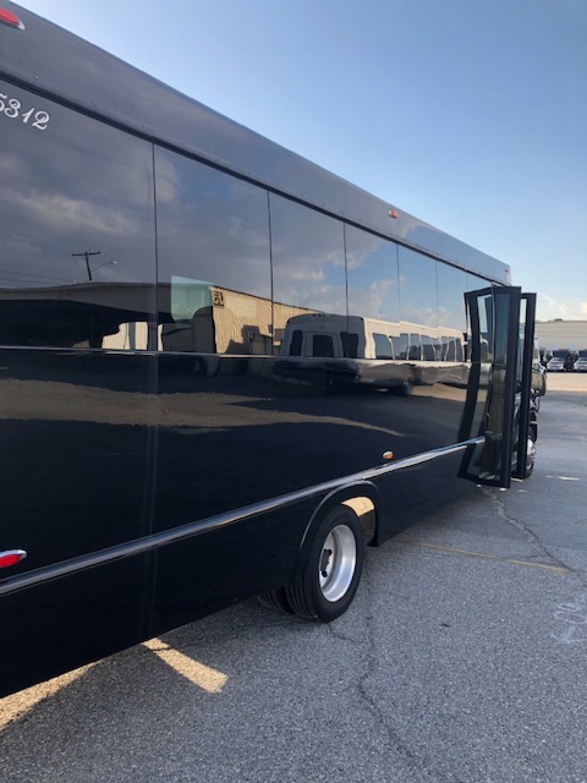 Executive Shuttle for Sale in Riverside, CA - Photo 4