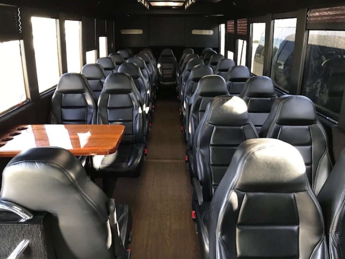 Executive Shuttle for Sale in Riverside, CA - Photo 8