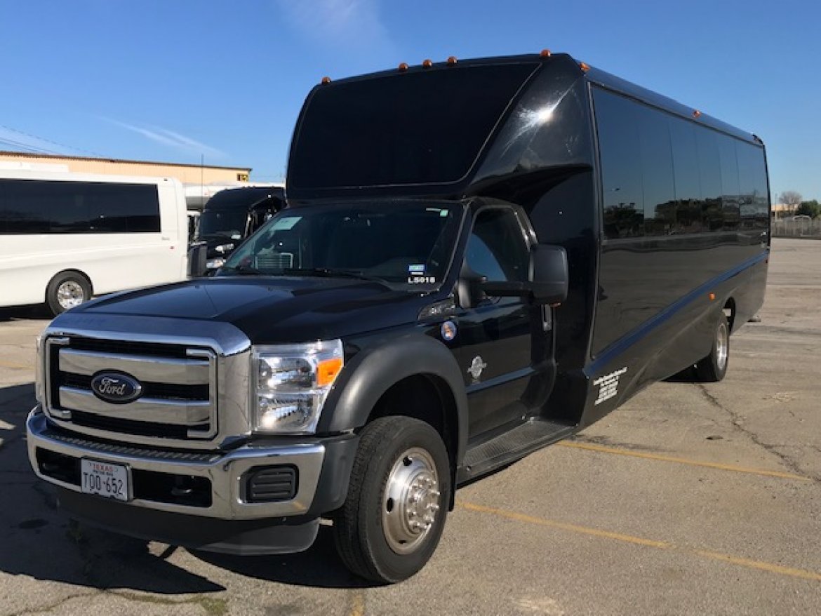 Executive Shuttle for Sale in Riverside, CA - Photo 3