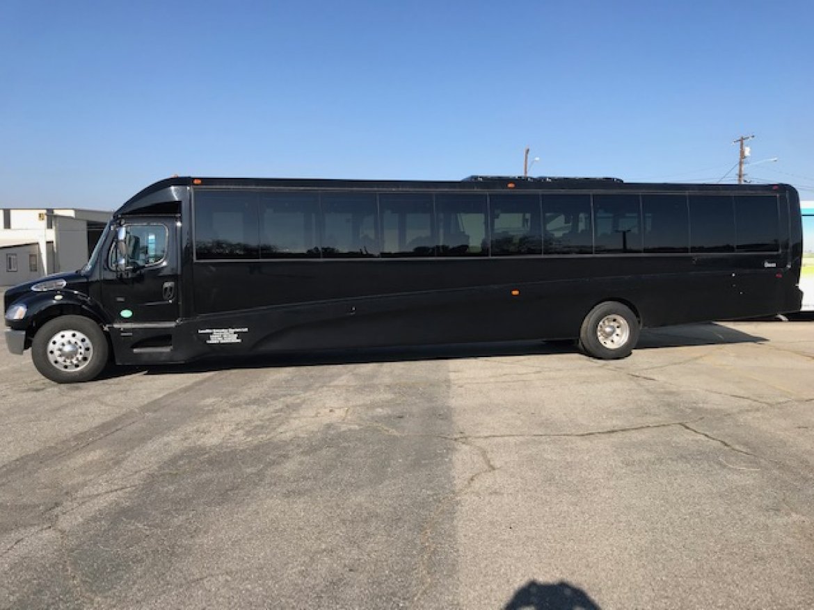 Executive Shuttle for Sale in Riverside, CA - Photo 9