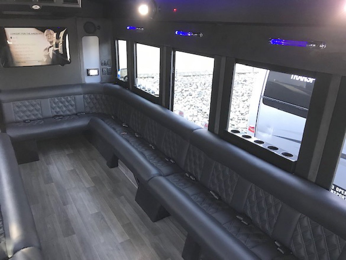 Limo Bus for Sale in Oaklyn, NJ - Photo 10