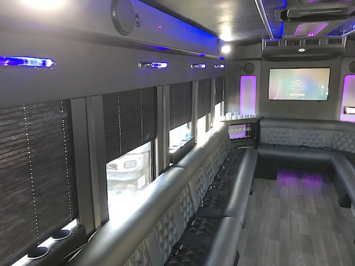 Limo Bus for Sale in Oaklyn, NJ - Photo 13