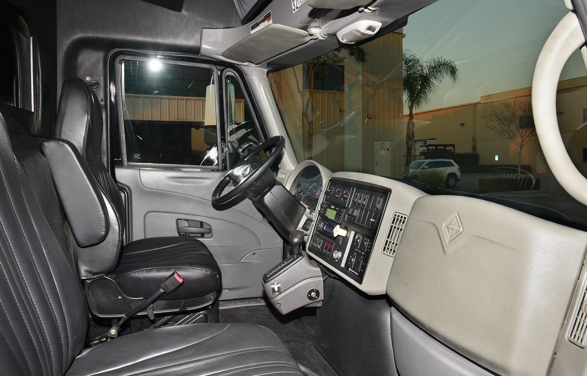 Limo Bus for Sale in Fontana, CA - Photo 9