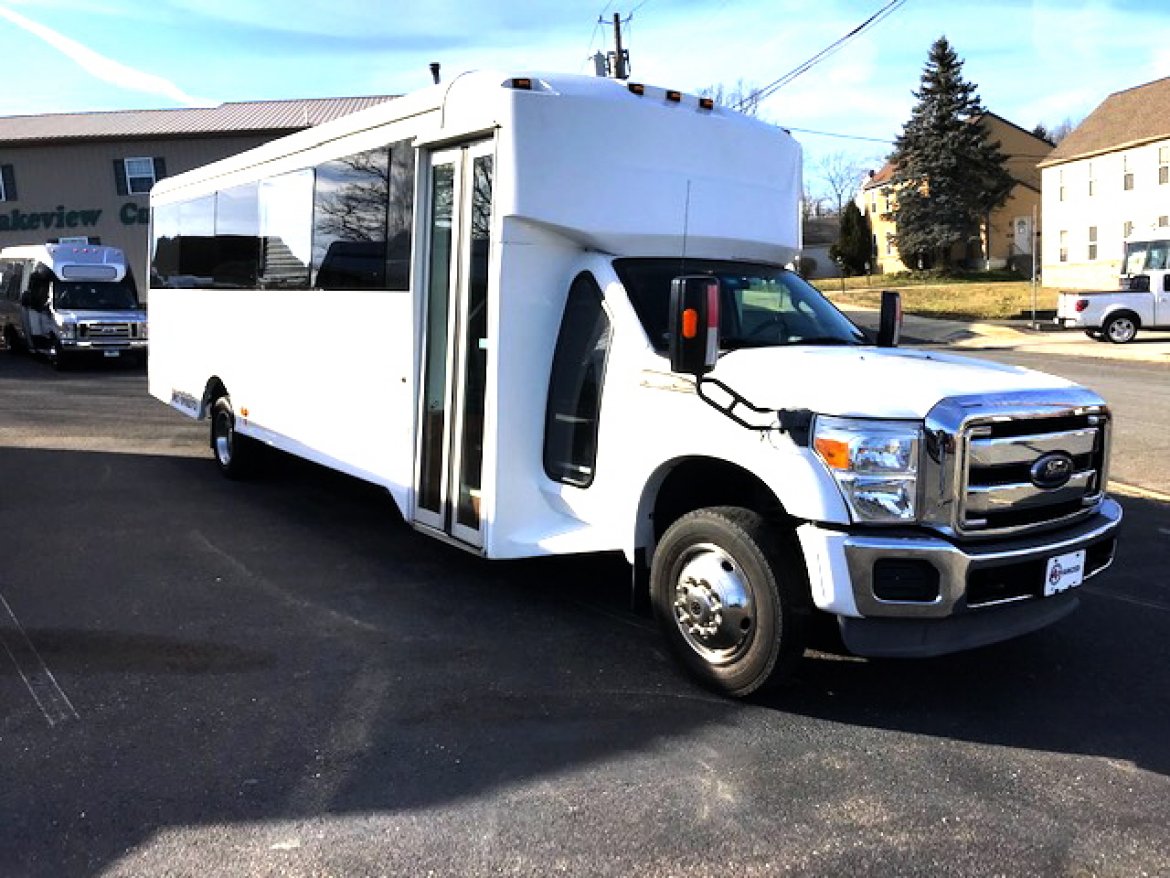 Executive Shuttle for sale: 2013 Ford F-550 33&quot; by Glaval-LGE