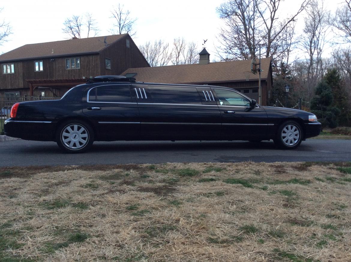Photo of Limousine for sale: 2005 Lincoln Town car 70&quot; by Royale