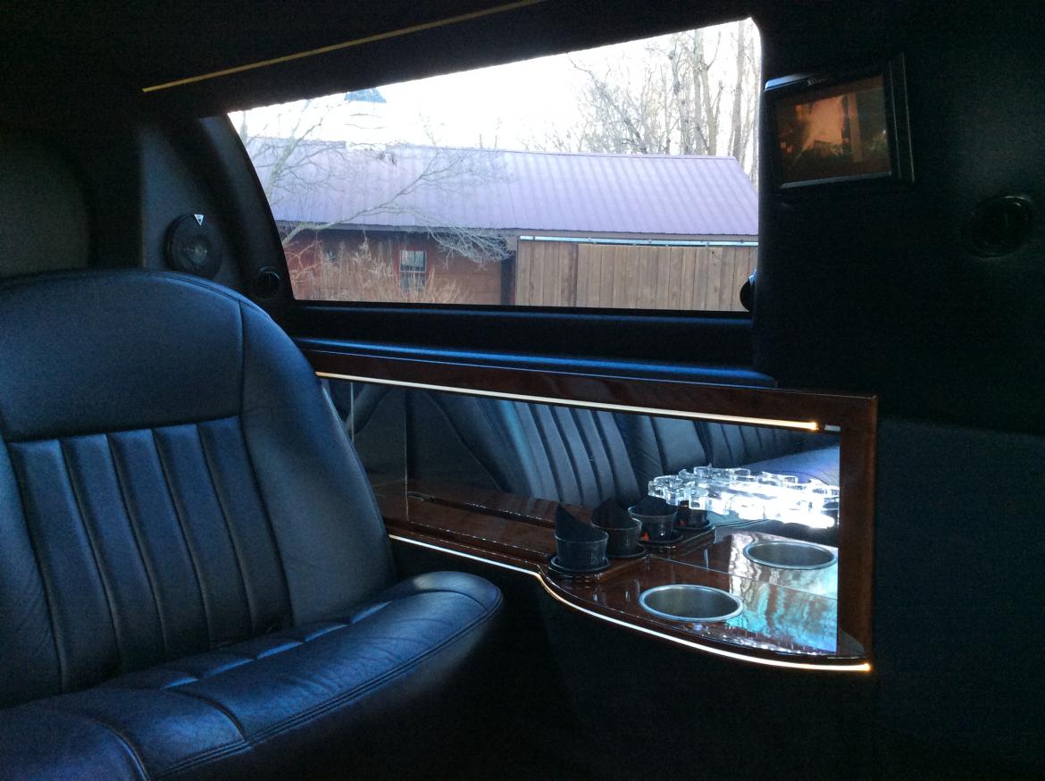 Photo of Limousine for sale: 2005 Lincoln Town car 70&quot; by Royale