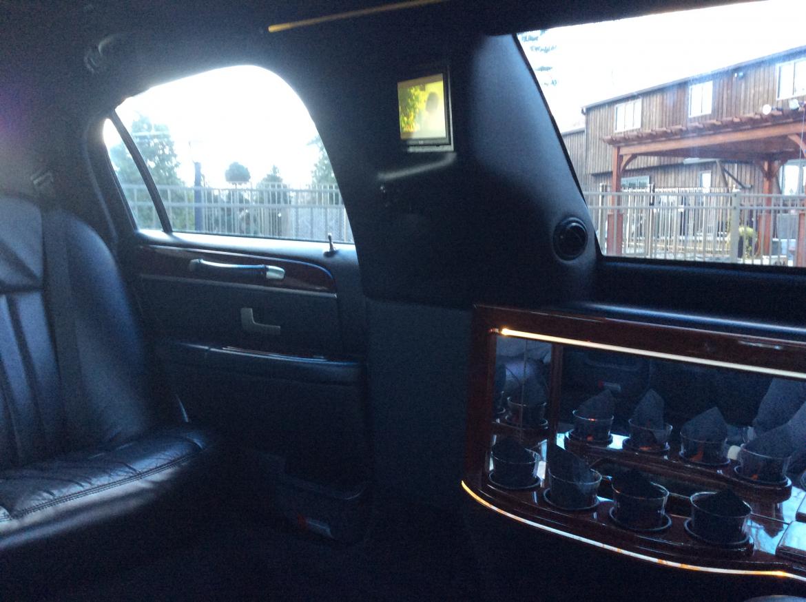 Photo of Limousine for sale: 2005 Lincoln Town car 70&quot; by Royale