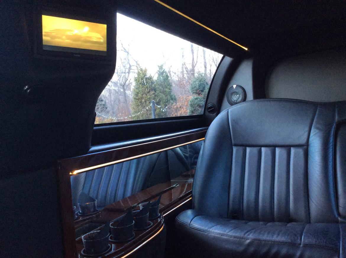 Photo of Limousine for sale: 2005 Lincoln Town car 70&quot; by Royale