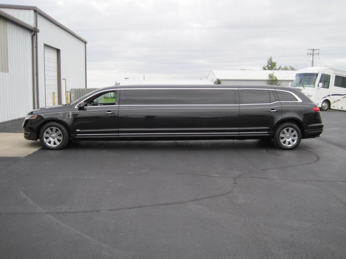 Limousine for Sale in Ozark, MO - Photo 2