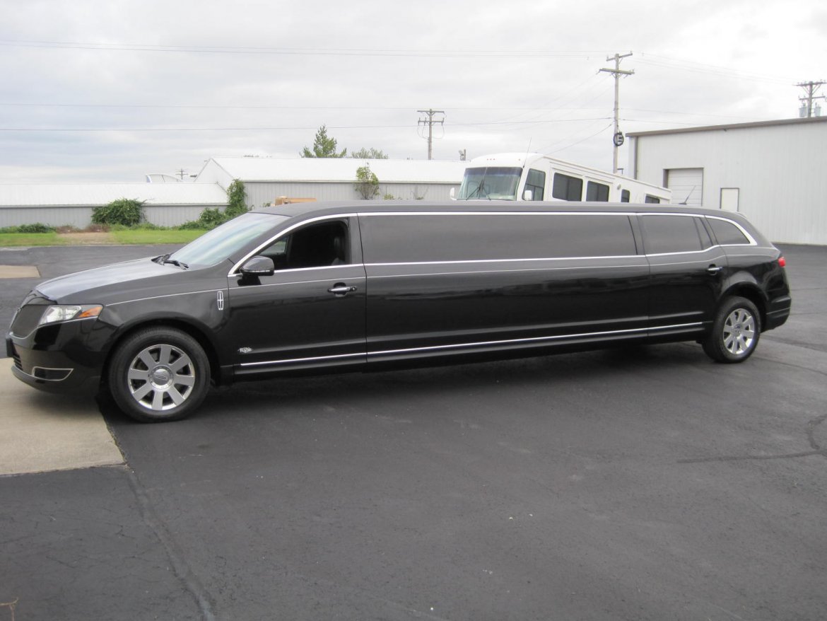 Limousine for Sale in Ozark, MO - Photo 3