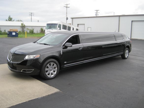 2013 Lincoln MKT 120" Limousine for Sale in Ozark, MO - Main Photo