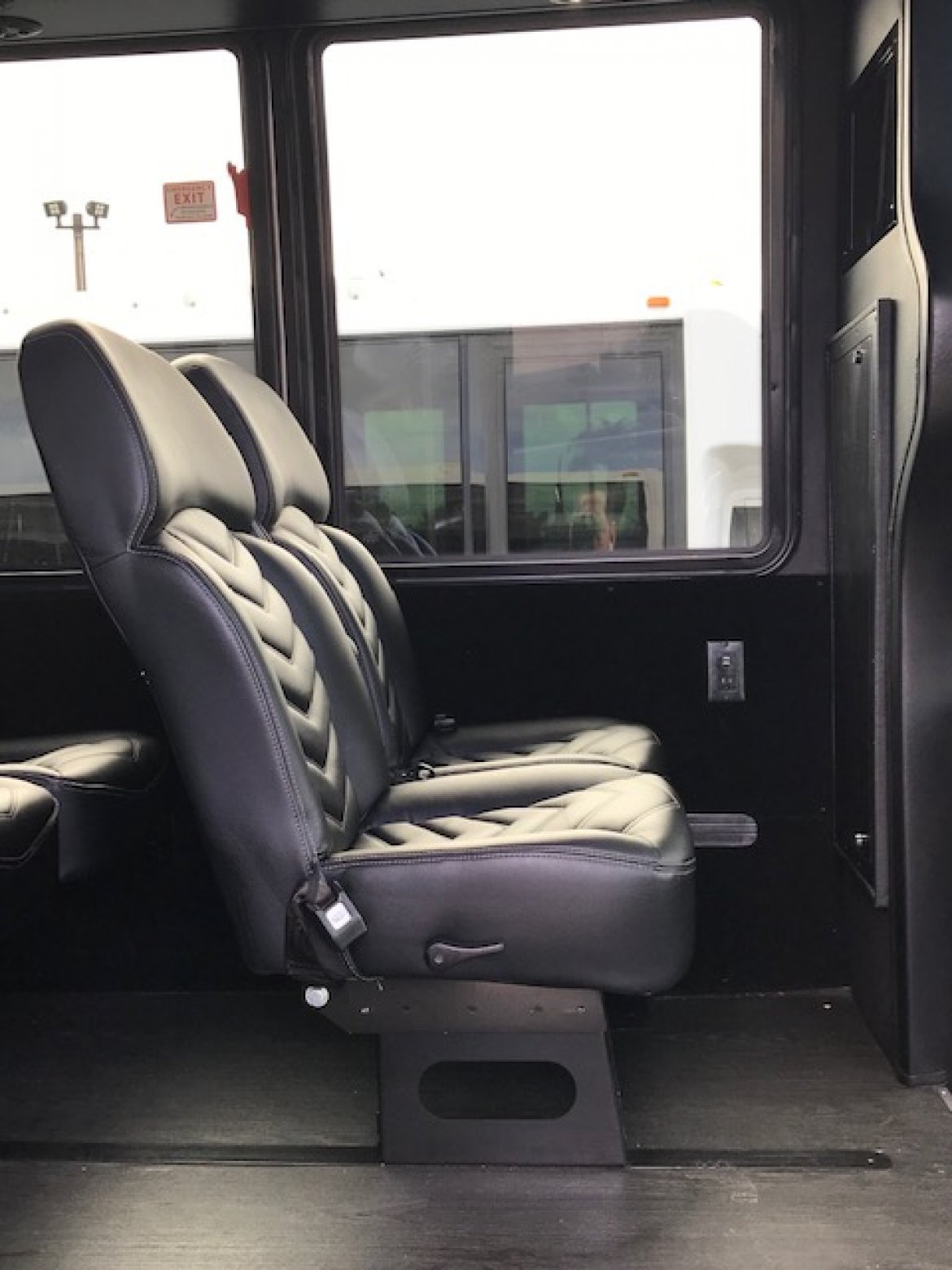 Executive Shuttle for Sale in Riverside, CA - Photo 9