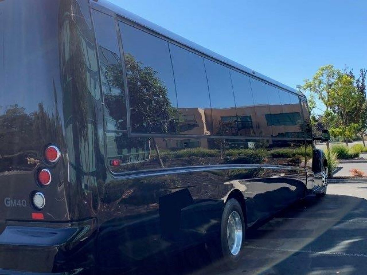 Executive Shuttle for Sale in Riverside, CA - Photo 3