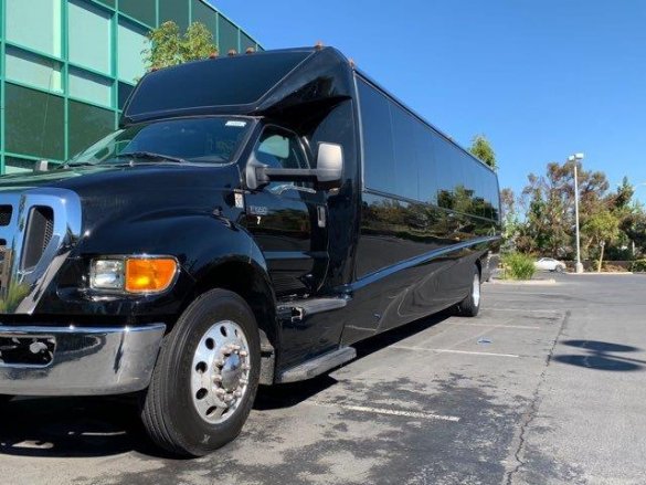 2013 Ford F650 Executive Shuttle for Sale in Riverside, CA - Photo 2