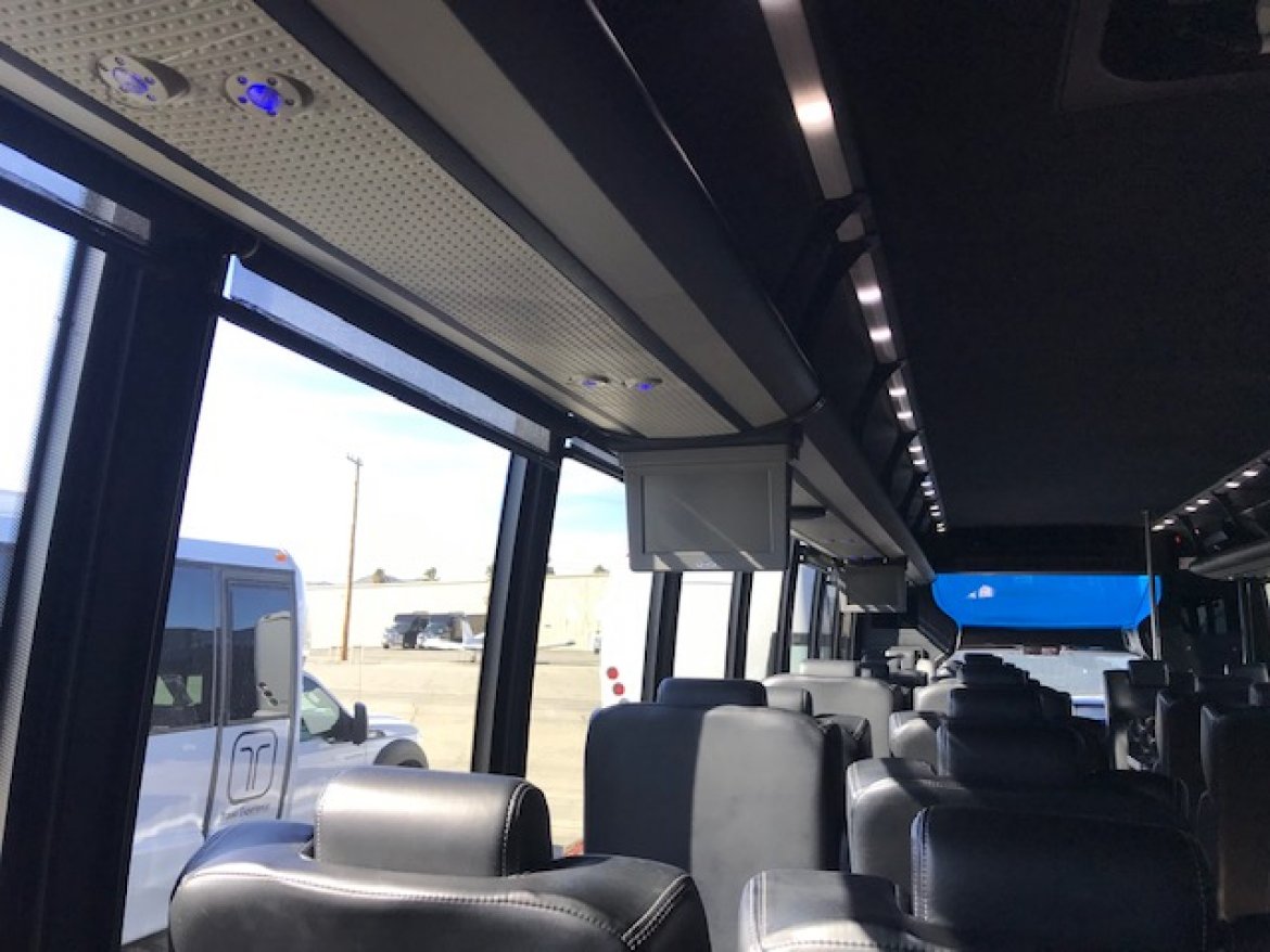 Executive Shuttle for Sale in Riverside, CA - Photo 11
