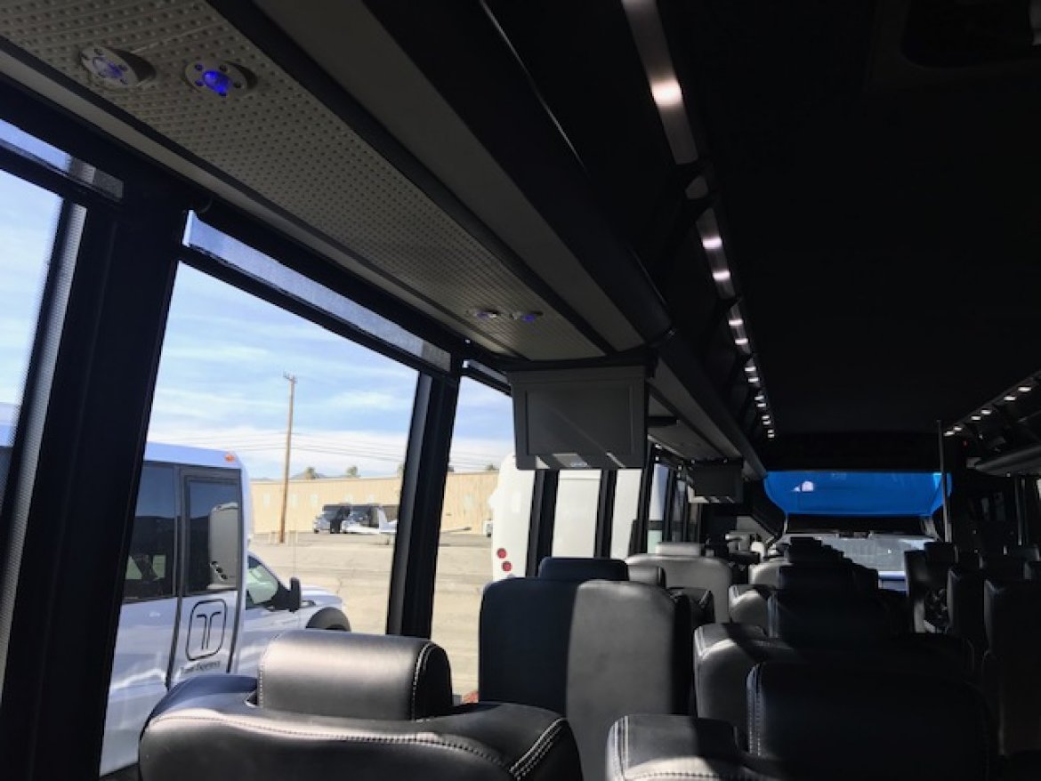 Executive Shuttle for Sale in Riverside, CA - Photo 13