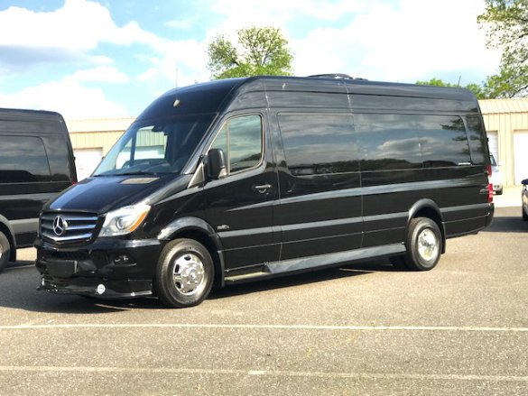 2018 Mercedes-Benz 3500 Sprinter for Sale in Oaklyn, NJ - Photo 2