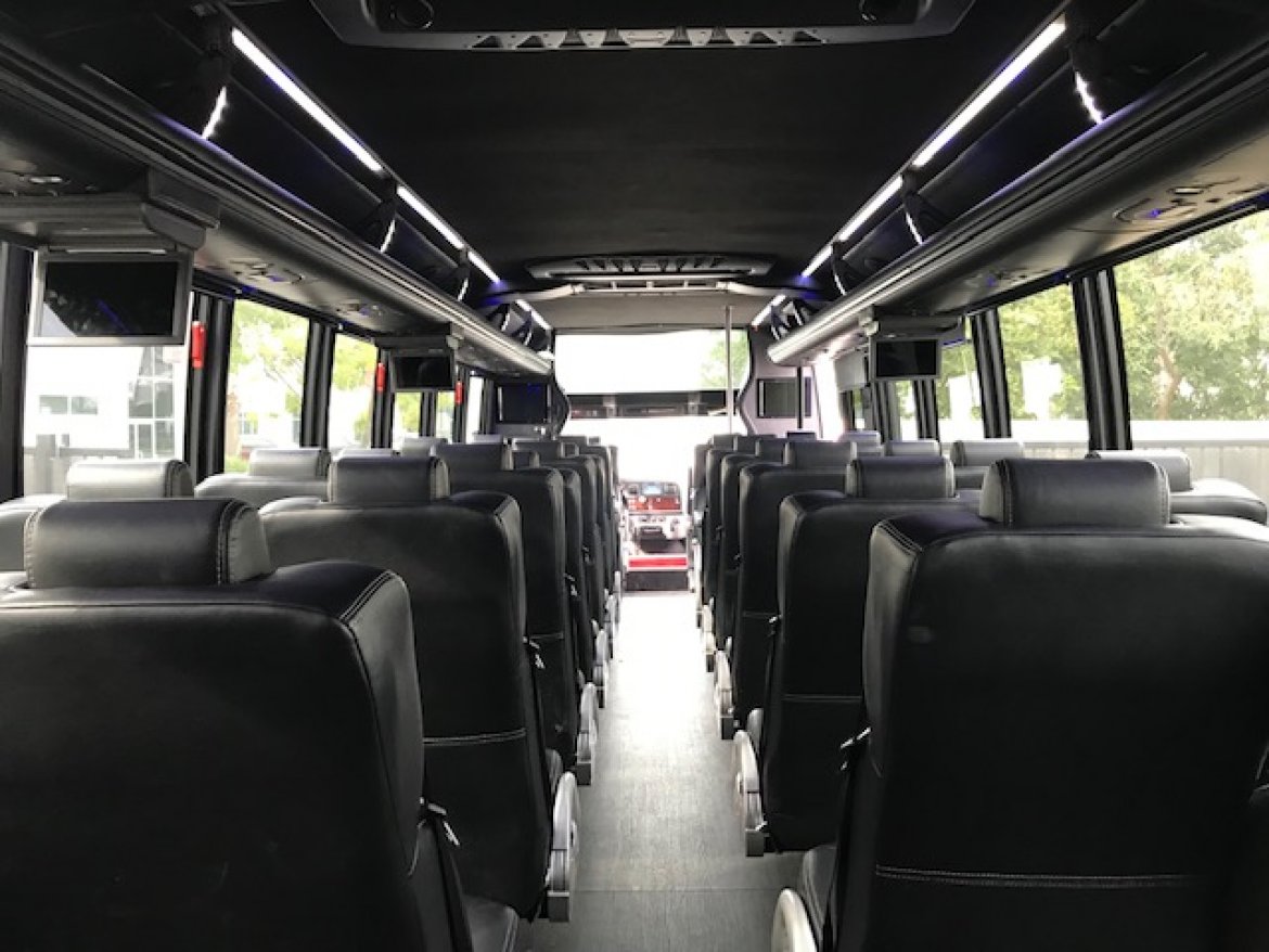 Executive Shuttle for Sale in Riverside, CA - Photo 14