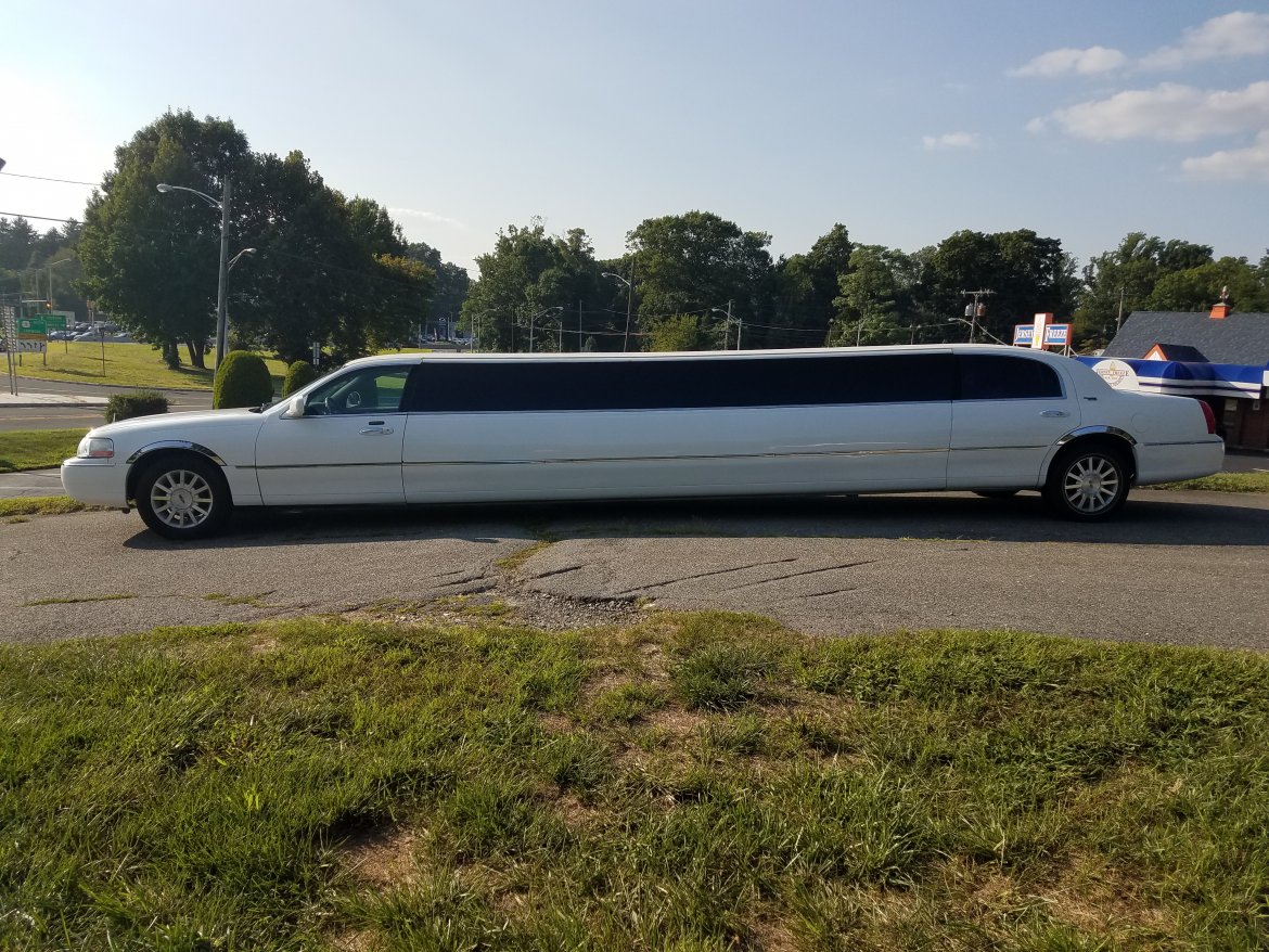 Limousine for Sale in Freehold, NJ - Photo 10
