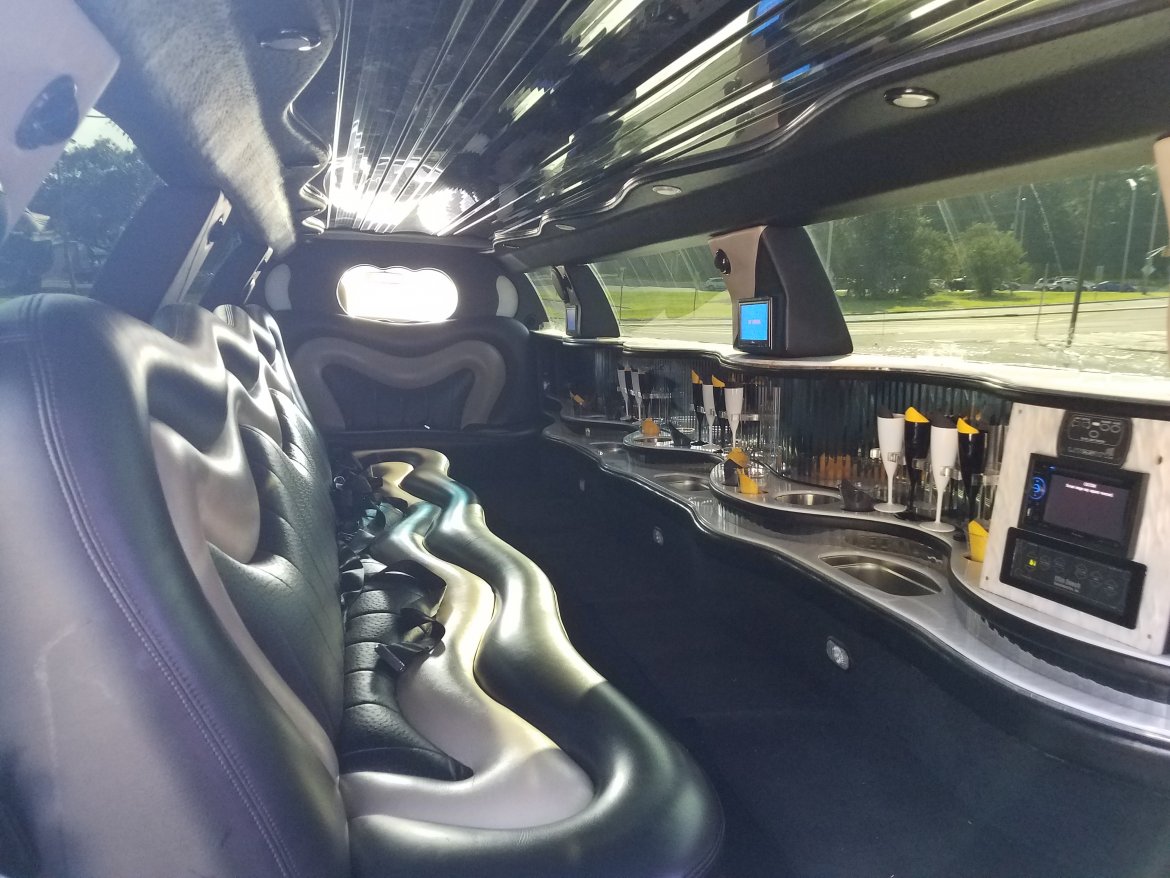 Limousine for Sale in Freehold, NJ - Photo 11