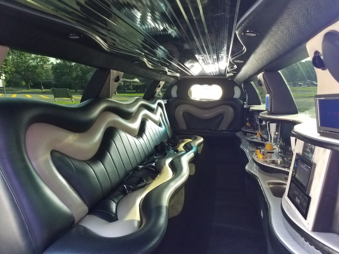 Limousine for Sale in Freehold, NJ - Photo 12