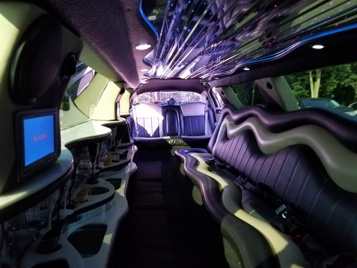 Limousine for Sale in Freehold, NJ - Photo 14