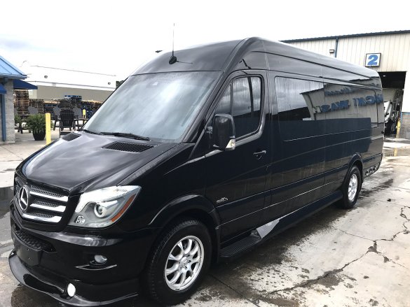 2017 Mercedes-Benz 3500 Super Single Sprinter for Sale in Oaklyn, NJ - Photo 2