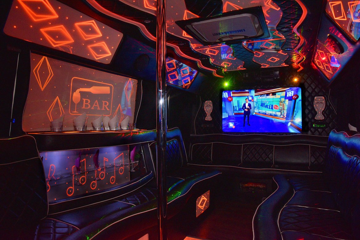 Limo Bus for Sale in Fontana, CA - Photo 11