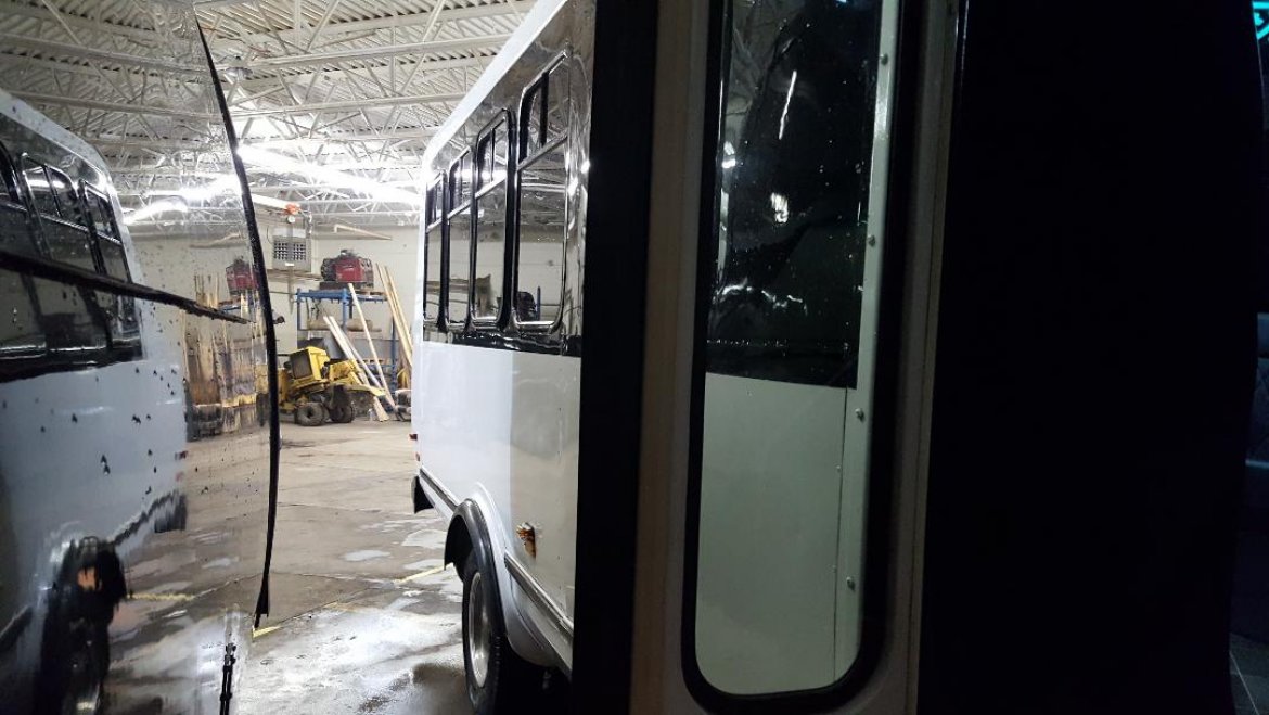 Limo Bus for Sale in Ravenna, OH - Photo 7