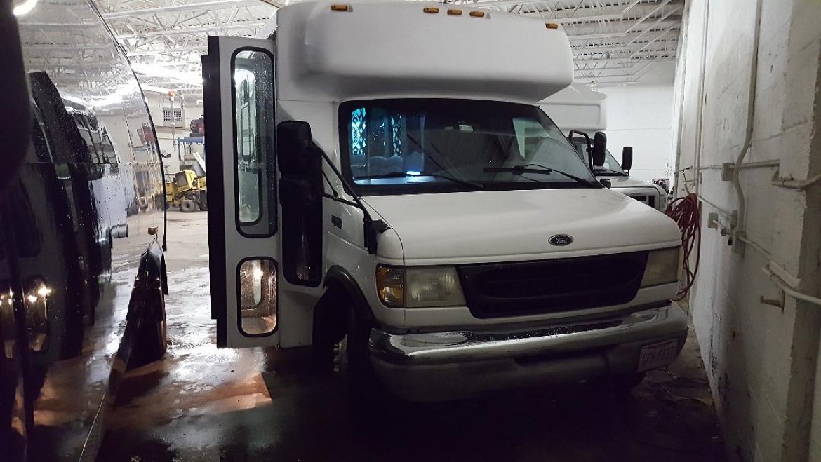 Limo Bus for Sale in Ravenna, OH - Photo 8