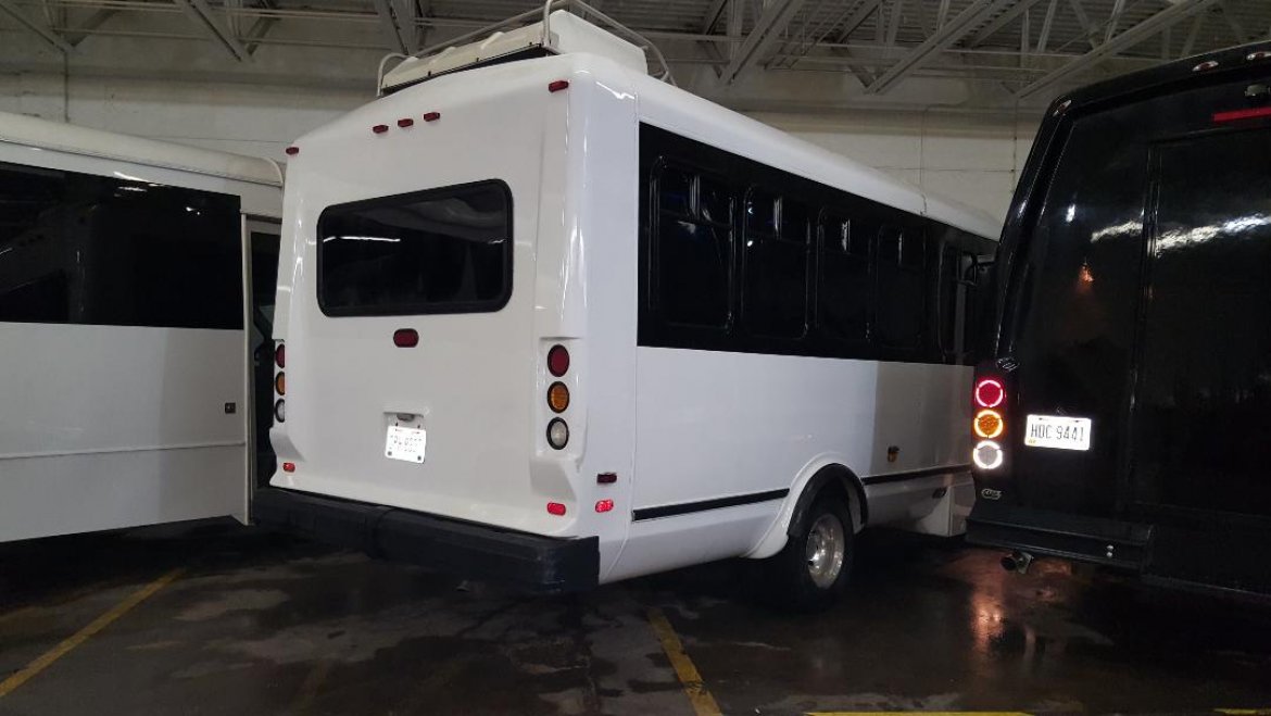 Limo Bus for Sale in Ravenna, OH - Photo 10