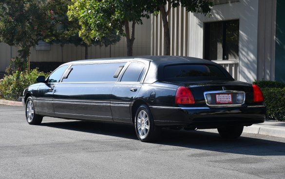 2008 Lincoln Town Car Limousine for Sale in Fontana, CA - Photo 3