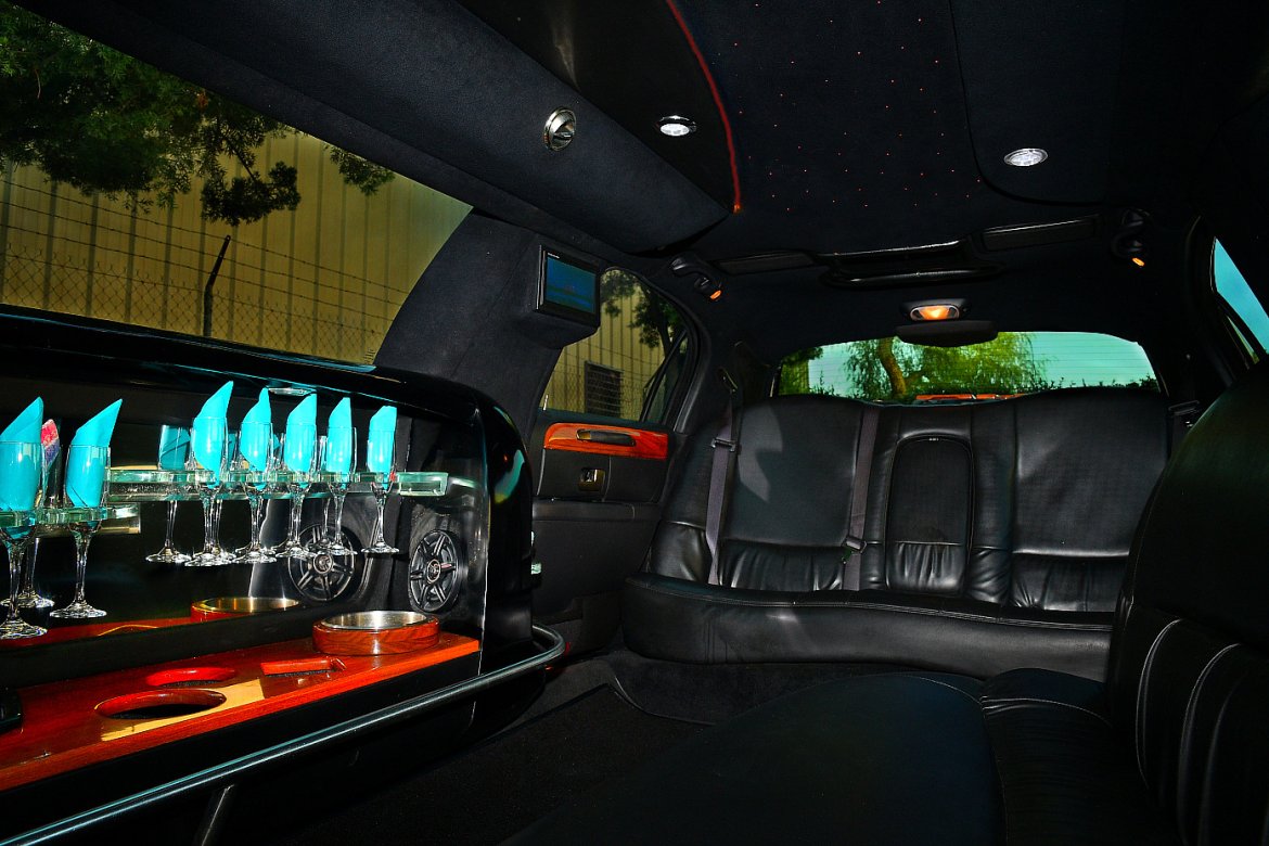 Limousine for Sale in Fontana, CA - Photo 11