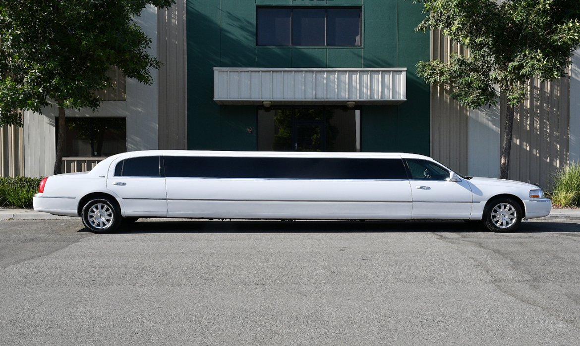 Limousine for Sale in Fontana, CA - Photo 6