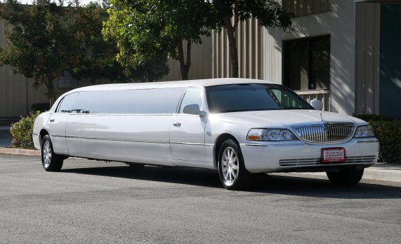 2010 Lincoln Town Car Limousine for Sale in Fontana, CA - Main Photo