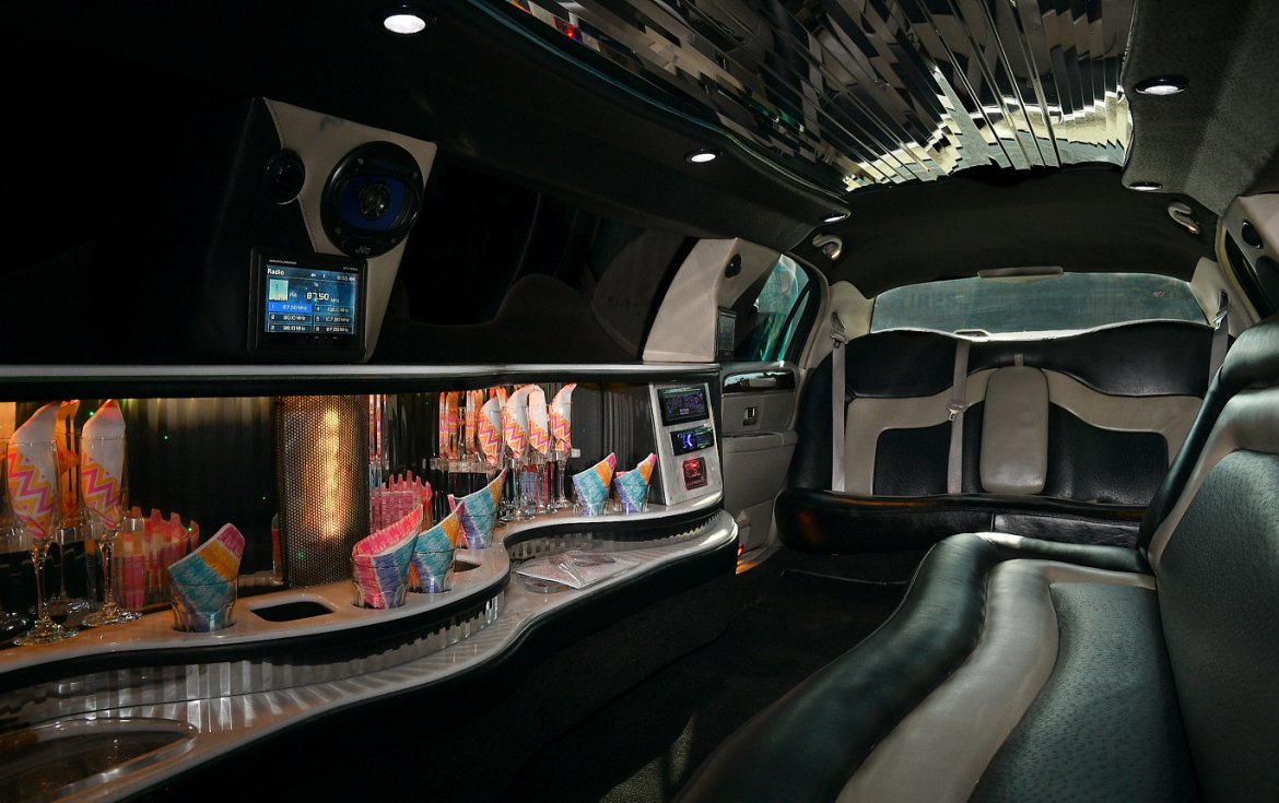 Limousine for Sale in Fontana, CA - Photo 10