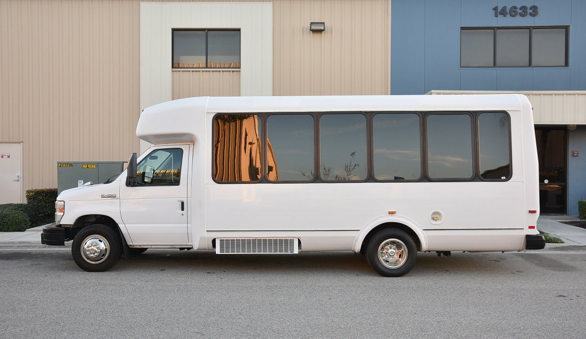 Limo Bus for Sale in Fontana, CA - Photo 7