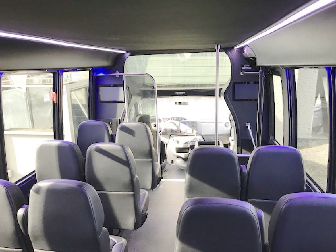 Executive Shuttle for Sale in Oaklyn, NJ - Photo 3