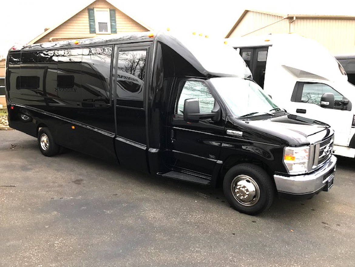Executive Shuttle for sale: 2018 Ford E-450 28" by Grech Motors